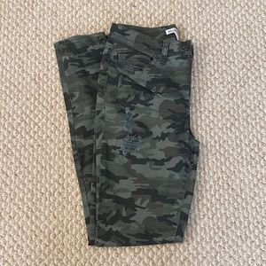 Mudd brand Junior size 5 skinny Camo jeans with small rips.